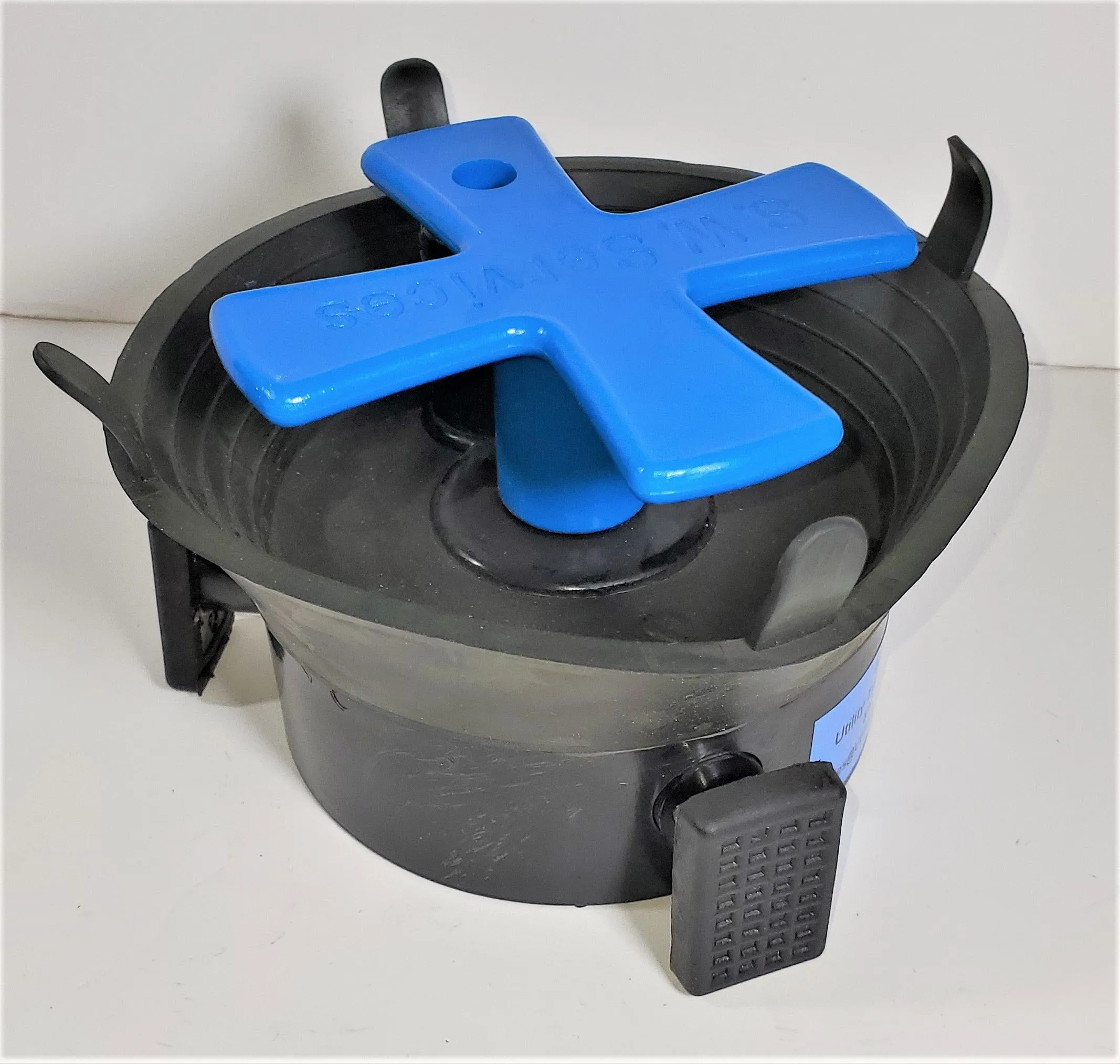 Debris Cap for Water Valve Boxes - Blue Handle (Stock)