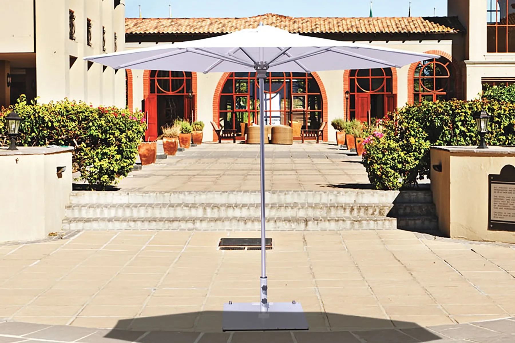 Galtech 732 9' Deluxe Commercial Manual Lift Outdoor Market Umbrella